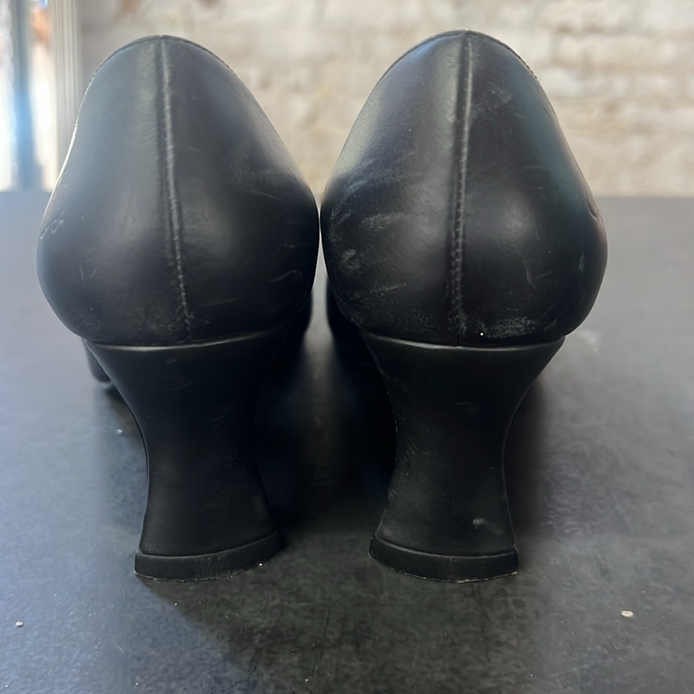 John Fluevog Davis Leopard pump - Picture 5 of 8